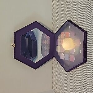 NIB Jefree Star Artistry Palette